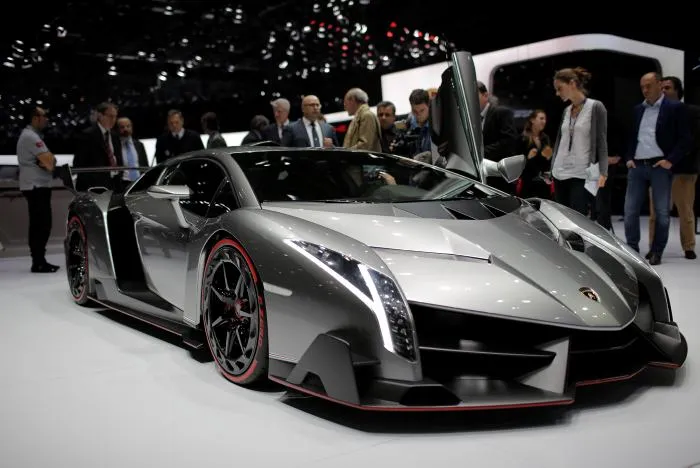 Los carros de lujo, en lugar destacado en el Salón de Ginebra ... Los carros de lujo, en lugar destacado en el Salón de Ginebra ...
