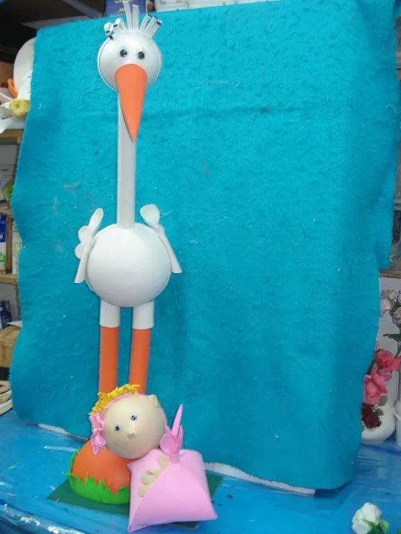 Cigüeña de Goma Eva | Aprender manualidades es facilisimo. Cigüeña de Goma Eva | Aprender manualidades es facilisimo.