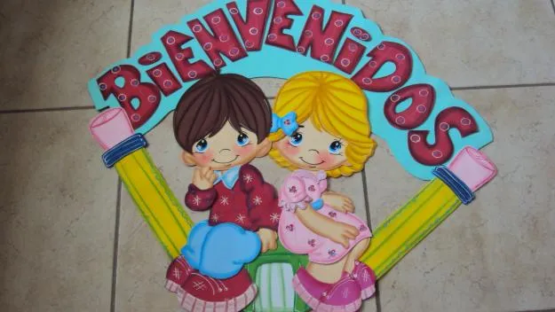 Cartel de bienvenidos a clases hecho en foami - Imagui