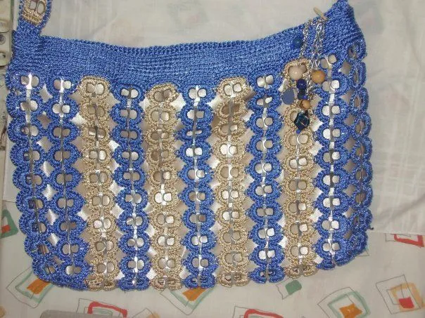 Cartera realizada con anillas de latas | Mis creaciones ... Cartera realizada con anillas de latas | Mis creaciones ...