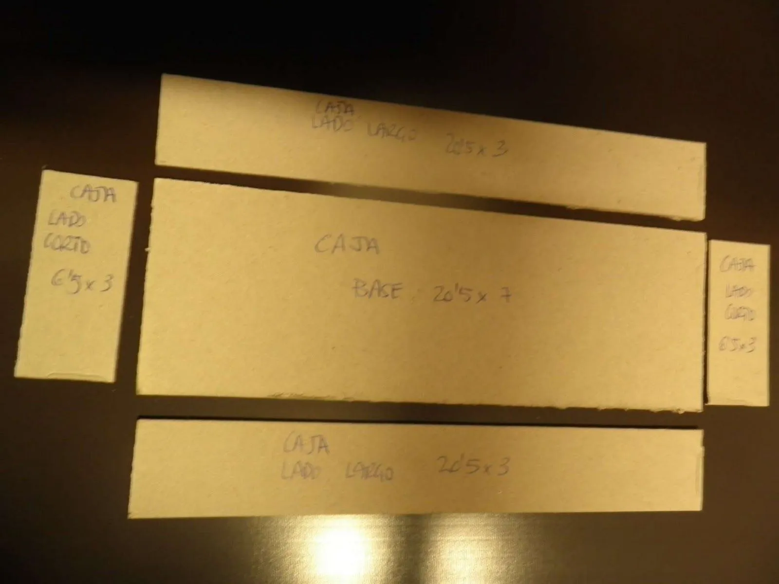 cartón papel cuero: TUTORIAL CARTONAJE. COMO HACER UN PLUMIER O ... cartón papel cuero: TUTORIAL CARTONAJE. COMO HACER UN PLUMIER O ...