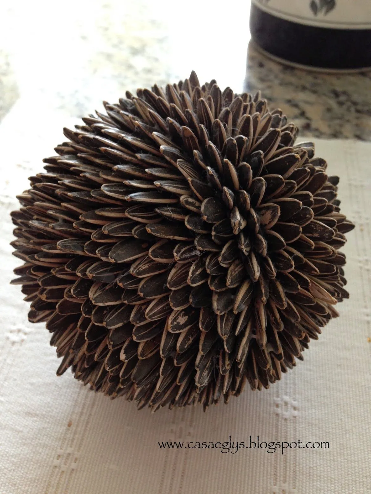 Casa Eglys: DIY -Esferas de Café y otras semillas