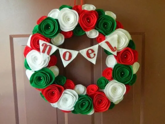 Mi Casa Inventada *: Coronas Navideñas de Fieltro Mi Casa Inventada *: Coronas Navideñas de Fieltro