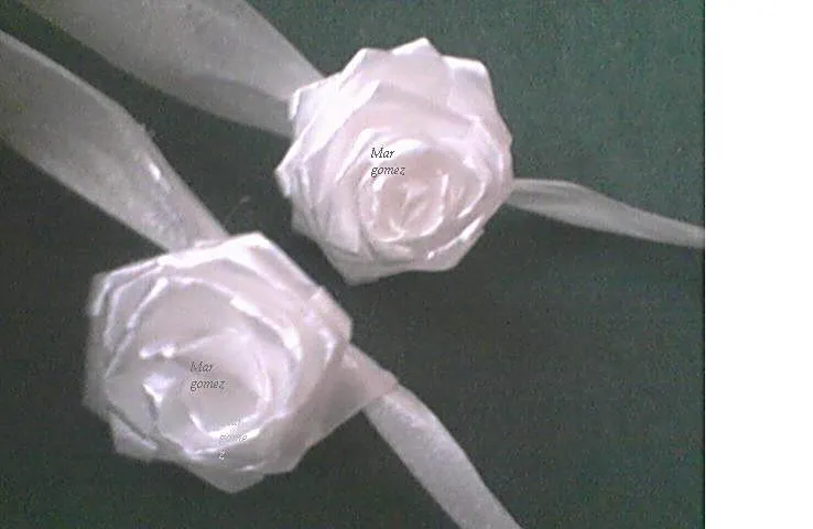 En casa de Mar. Diseños Mar gómez: rosas rococo en cinta de papel