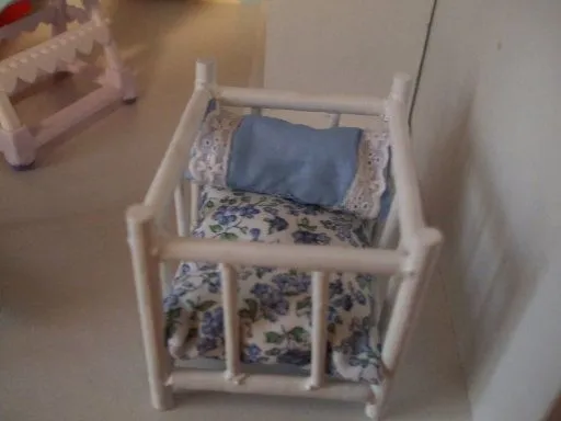 Una casa de muñecas (casera) | Hacer bricolaje es facilisimo.com