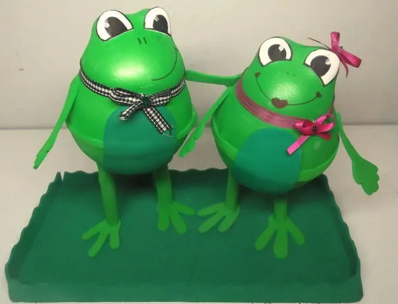 Casal de Sapos em Eva 3D | Hérika Pauletto - Arte em EVA | Elo7 Casal de Sapos em Eva 3D | Hérika Pauletto - Arte em EVA | Elo7