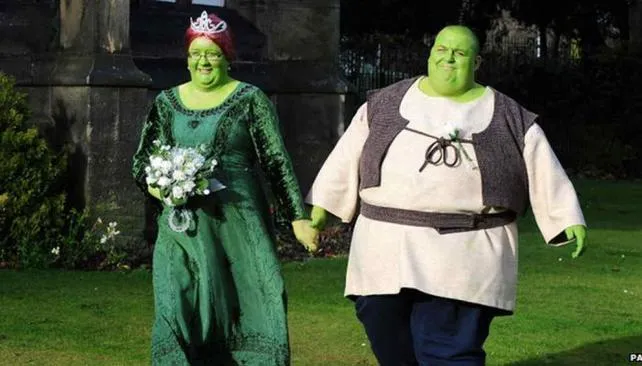 Se casaron vestidos de Fiona y Shrek: ¿Se parecen a los originales ... Se casaron vestidos de Fiona y Shrek: ¿Se parecen a los originales ...