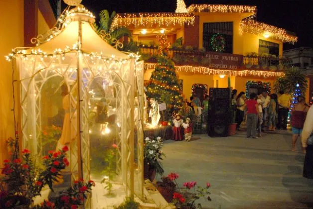 Casas iluminadas y pecebres en Portoviejo: Fotos/ Ulbio Peñarrieta ... Casas iluminadas y pecebres en Portoviejo: Fotos/ Ulbio Peñarrieta ...