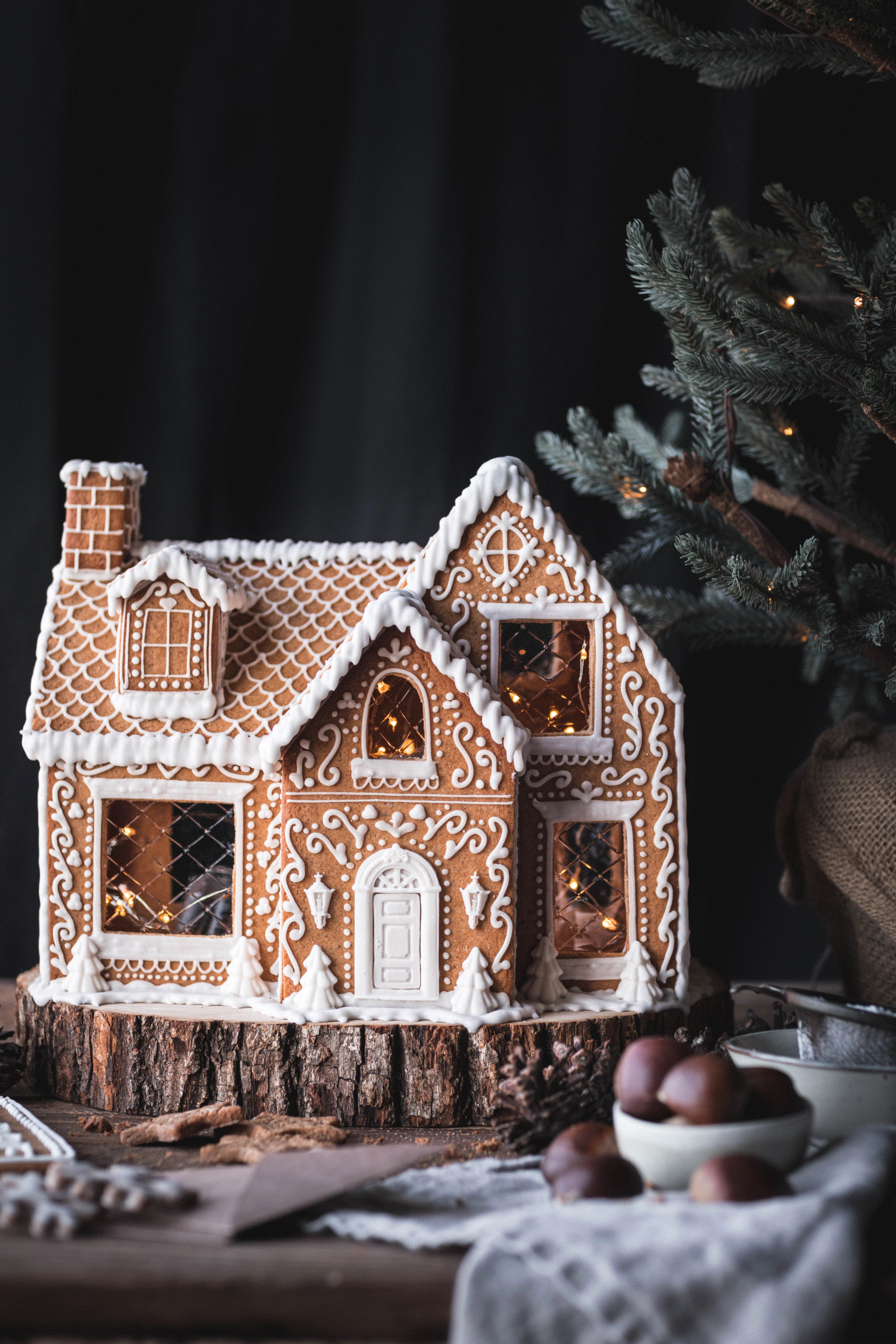 Casita Navideña De Galletas De Jengibre - Lucrecia Quesada Casita Navideña De Galletas De Jengibre - Lucrecia Quesada