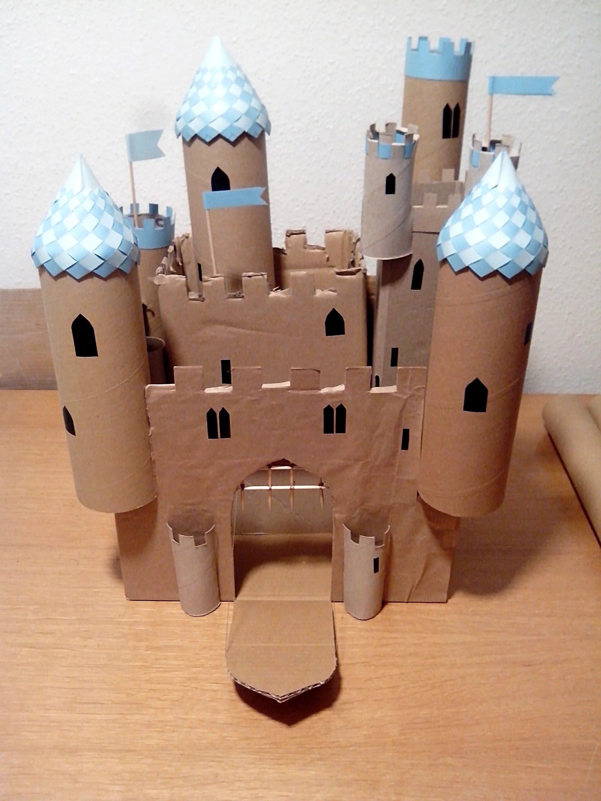 El castillo del Belén con rollos de papel | Desvaríos de una (por ... El castillo del Belén con rollos de papel | Desvaríos de una (por ...