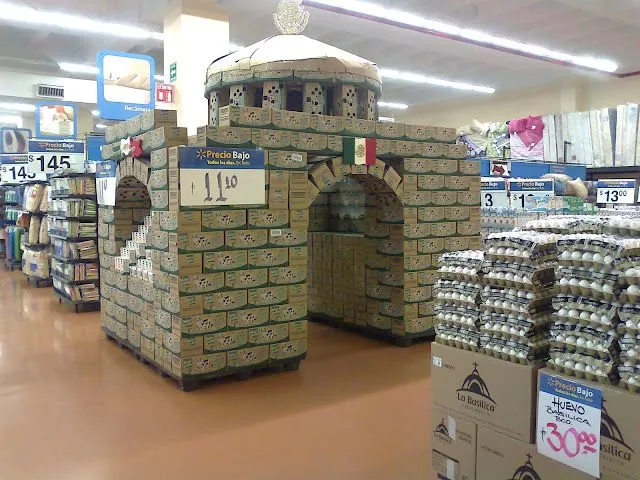 Castillo hecho con cajas de cartón | Contemplación Castillo hecho con cajas de cartón | Contemplación