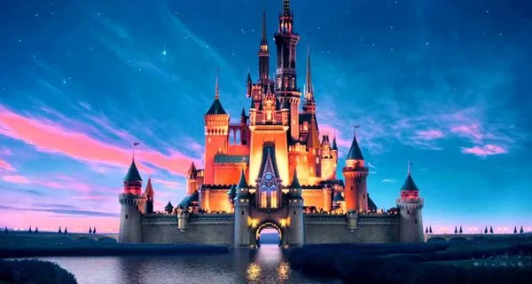 El castillo de DISNEY oculta un secreto detrás de sus PAREDES. ¡9 ... El castillo de DISNEY oculta un secreto detrás de sus PAREDES. ¡9 ...