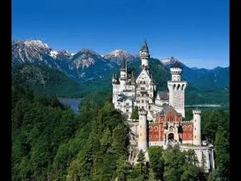Castillo de Neuschwanstein / Neuschwanstein Castle / Schloss ... Castillo de Neuschwanstein / Neuschwanstein Castle / Schloss ...