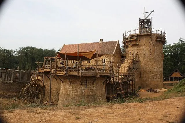 Este castillo del siglo XXI se está construyendo con herramientas ... Este castillo del siglo XXI se está construyendo con herramientas ...