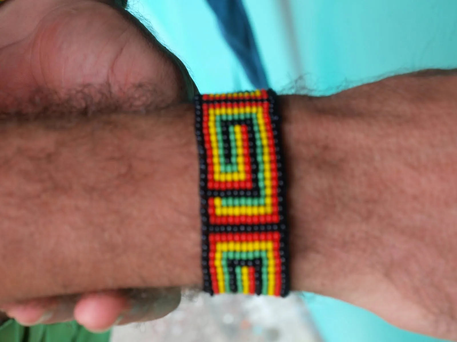 Pulseras chaquiras - Imagui