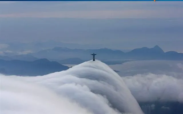 Catolicidad: FENOMENAL: LAS NUBES REALZAN LA IMAGEN DEL CRISTO DEL ... Catolicidad: FENOMENAL: LAS NUBES REALZAN LA IMAGEN DEL CRISTO DEL ...