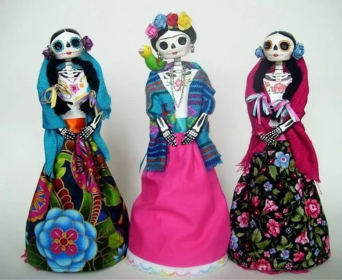 Catrinas de papel mache | Recycled craft by La Casa Roja ...