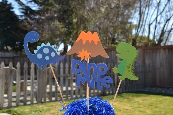 Centro de mesa cumpleaños de dinosaurio por SweetPartyTreats