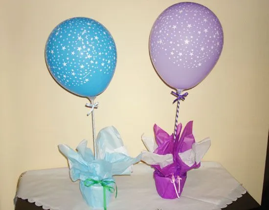 Centro de mesa con globos | Ideas para bautismo | Pinterest | Mesas