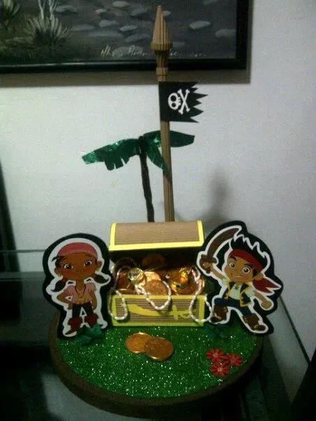 Centro de mesa Jake y los Piratas. | Detalles para fiestas | Pinterest