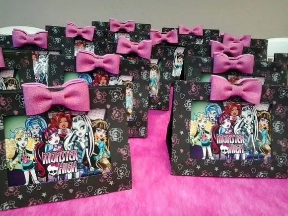 Arreglos de mesas de monster high - Imagui