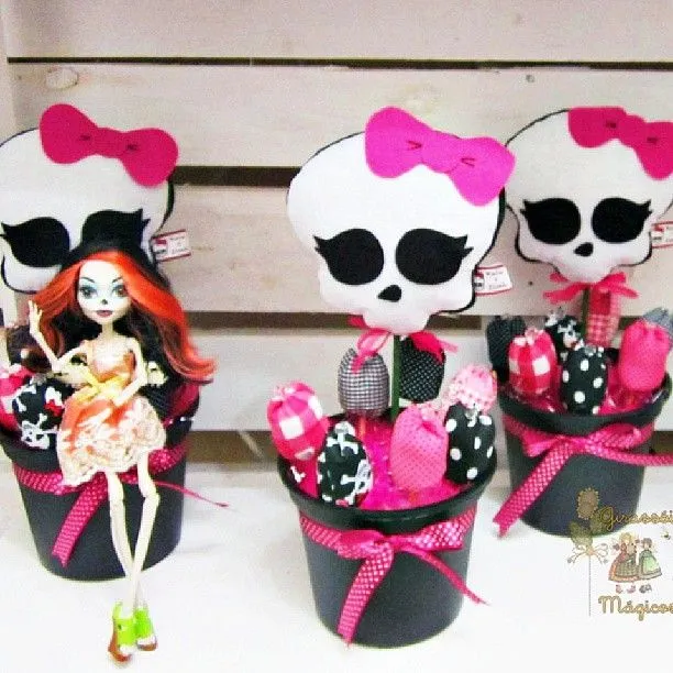 Centro de mesa Monster High #monsterhigh #centrodemesa. Encomendas ...