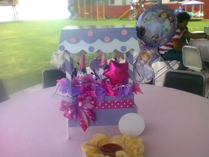 Centro de mesa de la princesa sofia | decoración con globos ...