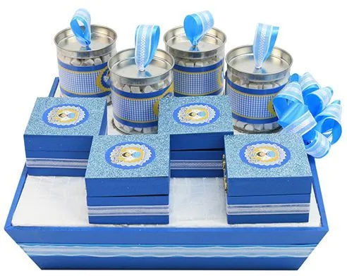Centro de mesa con recuerdos para bautizo de niño. cajas de madera ... Centro de mesa con recuerdos para bautizo de niño. cajas de madera ...