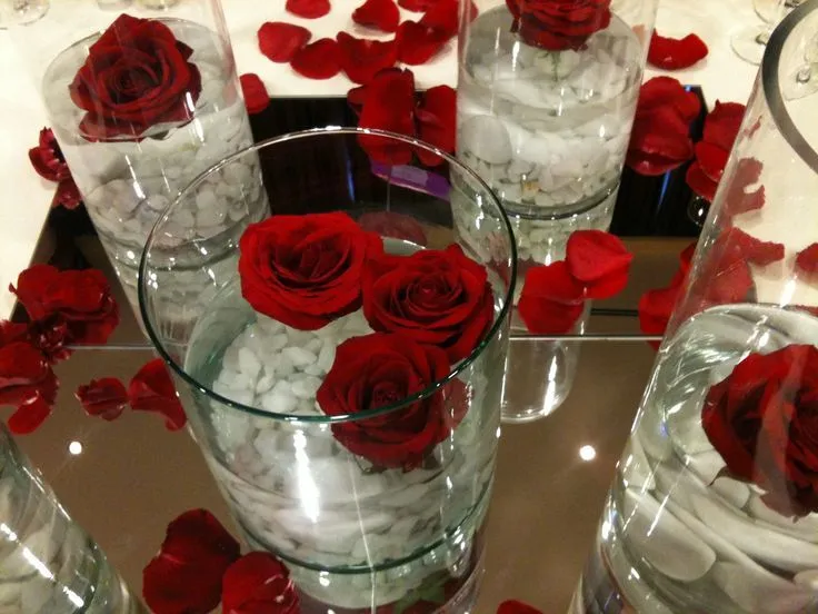 centro de mesa vidrio y flores | boda | Pinterest