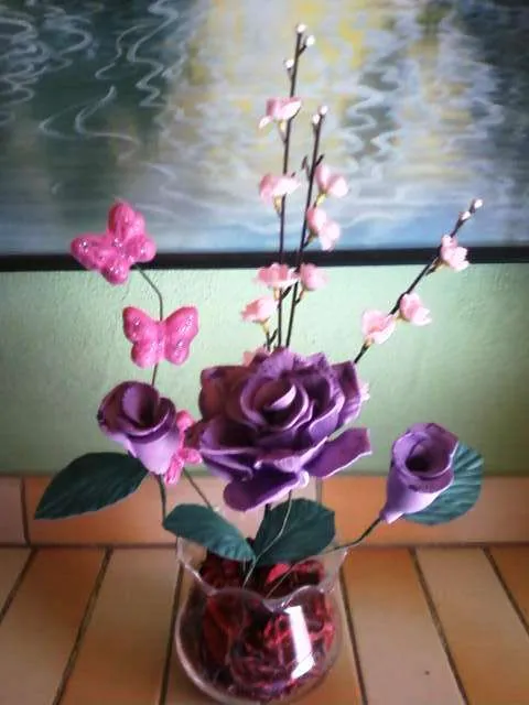 Centros de mesa con flores de goma eva boda - Imagui