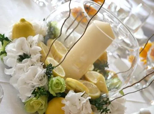 Centros de mesa para boda: Centros de mesa con pecera y flores