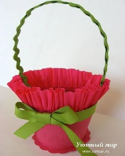 Cómo hacer un centro de mesa con forma de cesta Cómo hacer un centro de mesa con forma de cesta