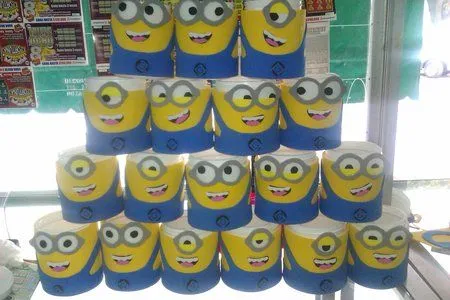 Centros de mesa de los minions con botes de leche - Imagui Centros de mesa de los minions con botes de leche - Imagui