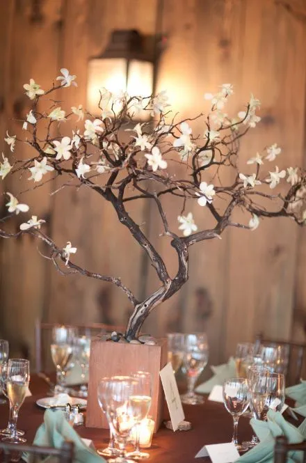 Centros de mesa con ramas de árbol. | deco | Pinterest Centros de mesa con ramas de árbol. | deco | Pinterest