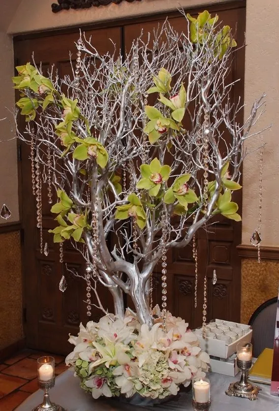 Centros de mesa con ramas de árbol. | Roxy 15 | Pinterest Centros de mesa con ramas de árbol. | Roxy 15 | Pinterest
