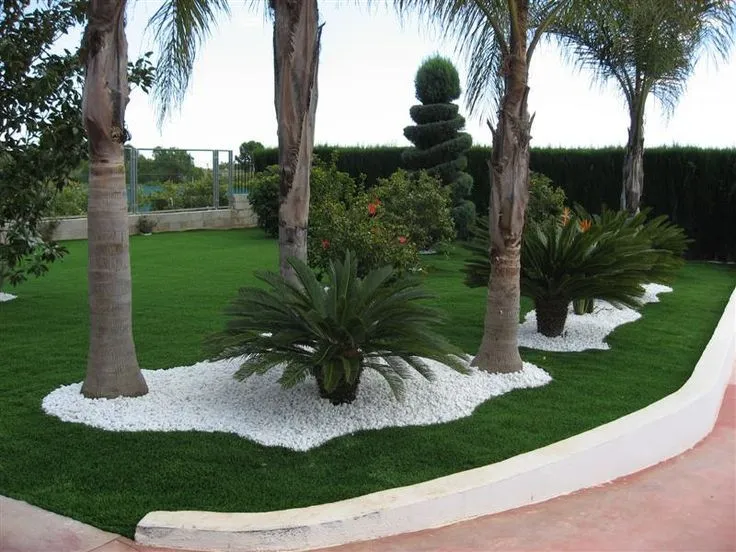 Césped artificial para jardines particulares, combina ... Césped artificial para jardines particulares, combina ...