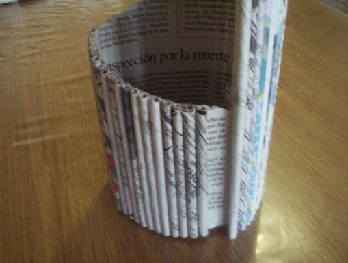 Porta botella de periódico - Imagui