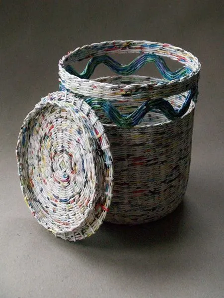 Cesto con tapa de papel de periódico reciclado - Basket with ...