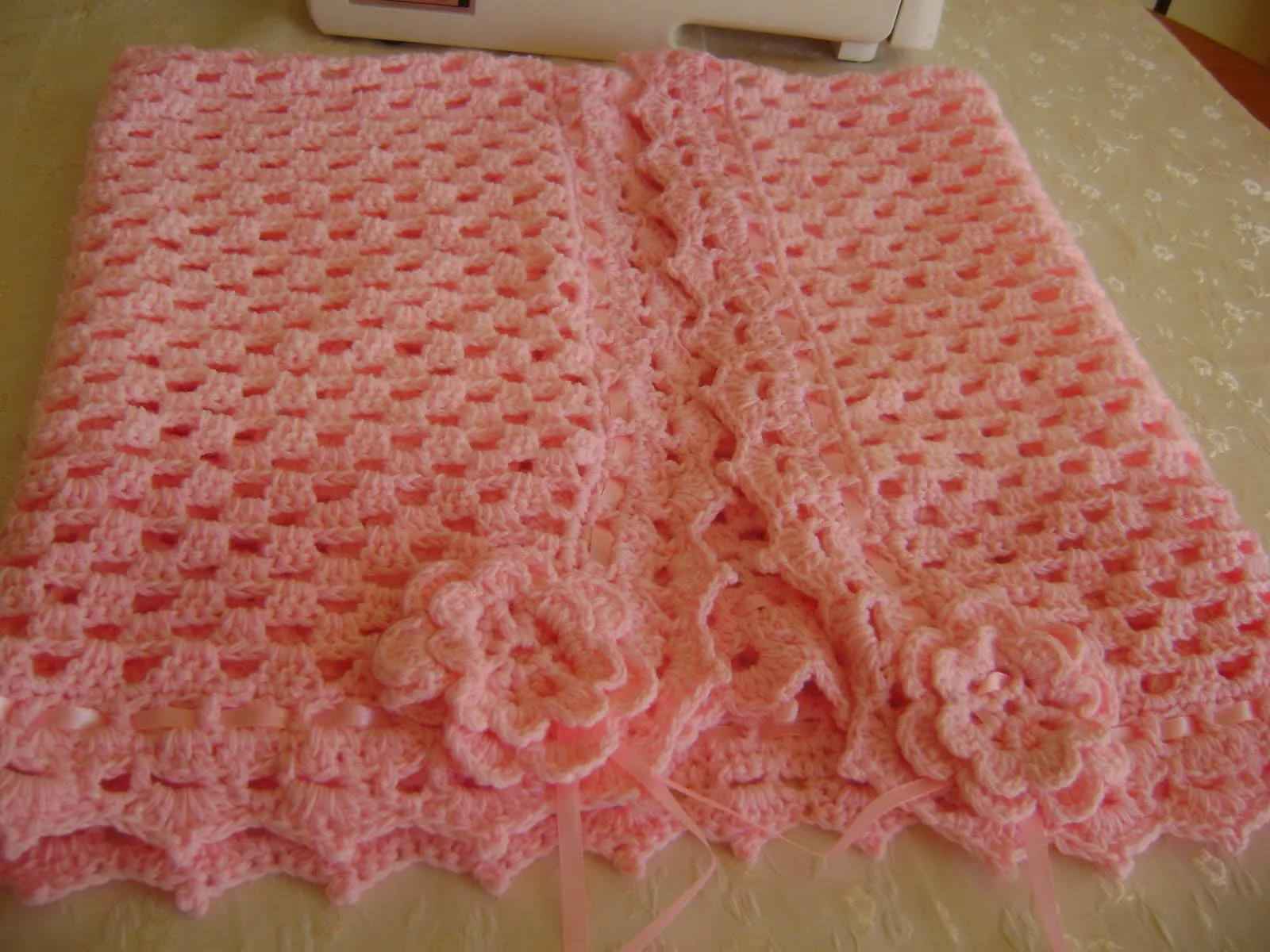 Chal para bebé tejido a crochet - Imagui