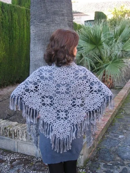 Chal con flores al crochet - Imagui
