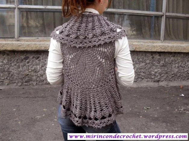 Chalecos circulares on Pinterest | Boleros, Crochet Vests and ...