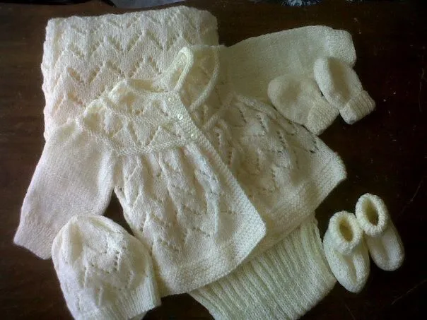 chambrita para bebe recién nacido en dos agujas... | Proyectos ... chambrita para bebe recién nacido en dos agujas... | Proyectos ...