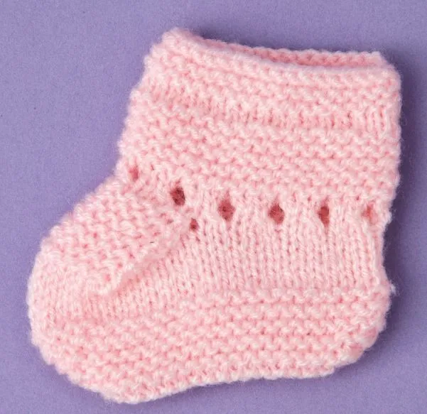Chambrita tejida a mano con estambre color rosa | KNITTING ... Chambrita tejida a mano con estambre color rosa | KNITTING ...