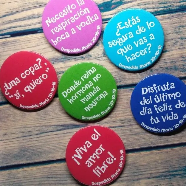Chapas para despedidas de soltera - Nosolopixel.com Chapas para despedidas de soltera - Nosolopixel.com