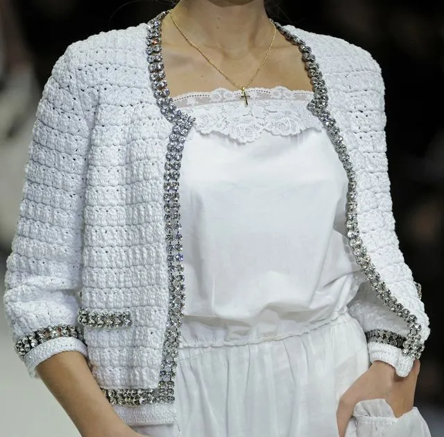 Chaquetas chanel on Pinterest | Chanel, Tweed and Chanel Jacket