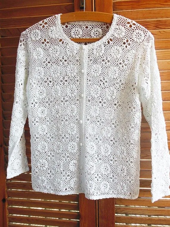chaqueta ganchillo blanca de algodon con flores año 80 por Limbhad