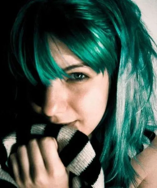 Chicas con el pelo teñido de colores – Marcianos Chicas con el pelo teñido de colores – Marcianos