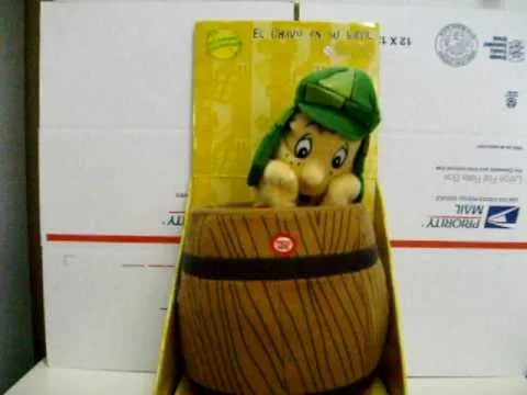 El Chavo del 8 en su barril peluche mecanico. - YouTube El Chavo del 8 en su barril peluche mecanico. - YouTube
