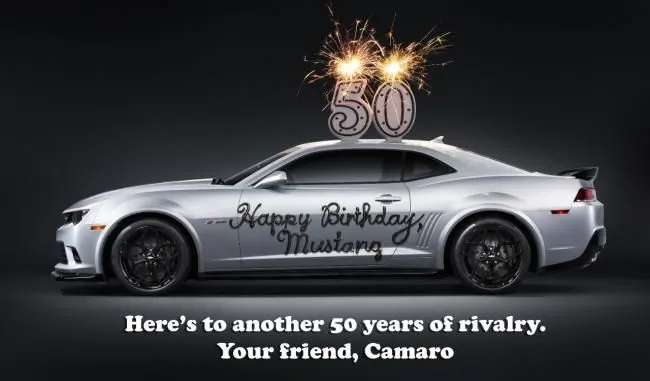 El Chevrolet Camaro felicita al Ford Mustang por su 50 cumpleaños ...