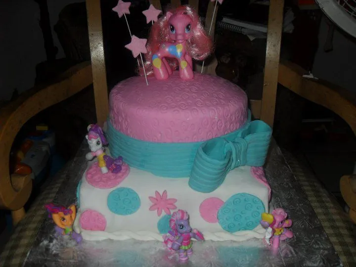 Chibi Delight Cakes: My Little Pony Bizcocho en Pasta Laminada Chibi Delight Cakes: My Little Pony Bizcocho en Pasta Laminada